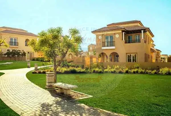 Villa for sale in Hyde Park, New Cairo, semi-finished