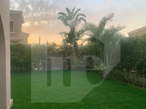 فيلا للبيع في كمبوند ميفيدا بسعر اقل من السوق