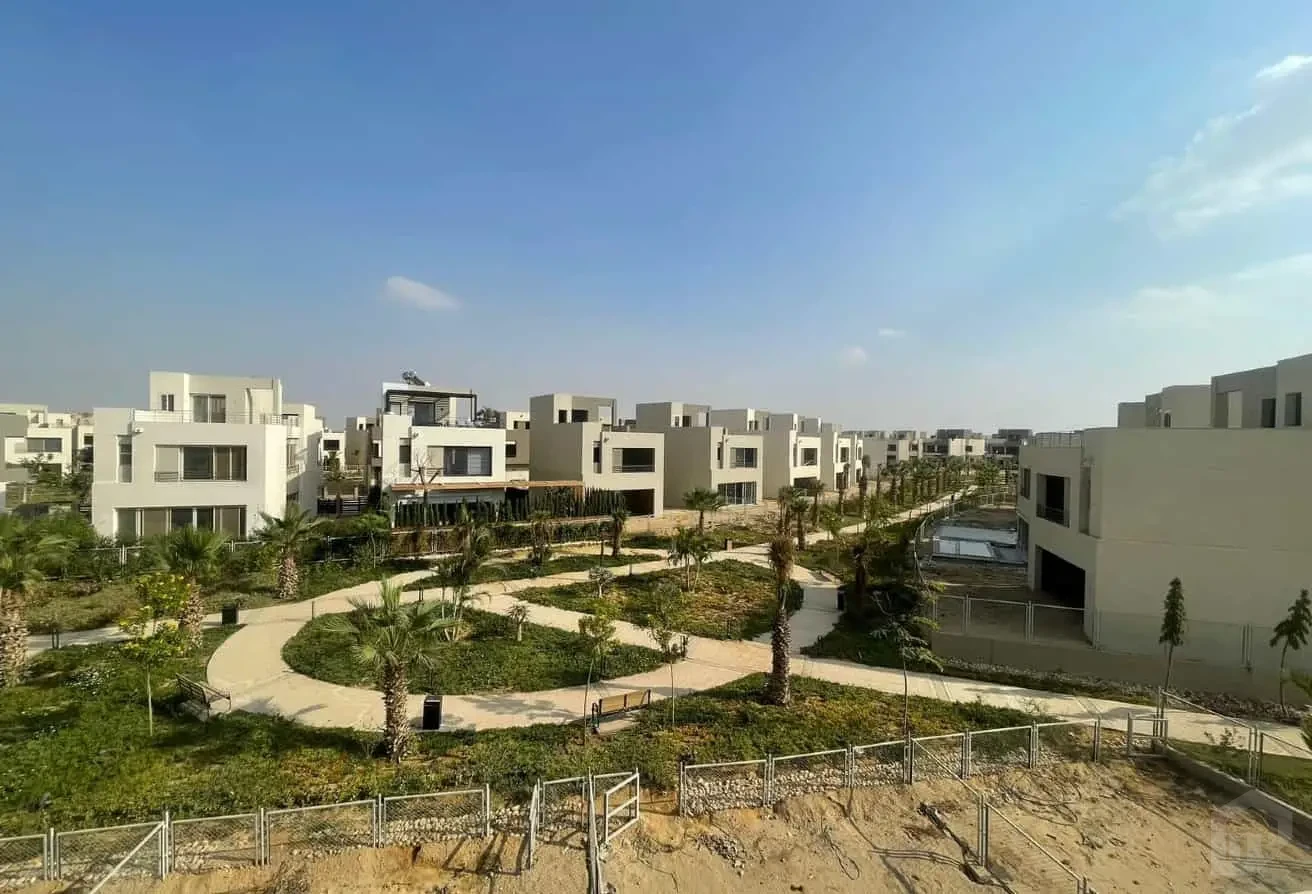 Corner Villa with Direct Lake View – Easy Installments