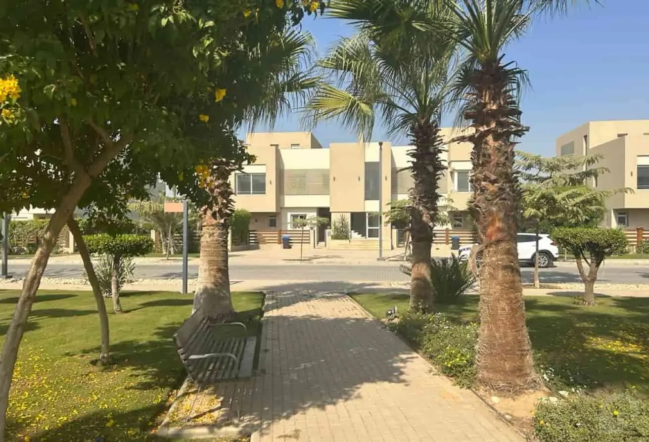 Live in Luxury in a Corner Villa with a Stunning Water View
