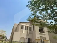 فيلا بحمام سباحة للإيجار فى أبتاون كايرو