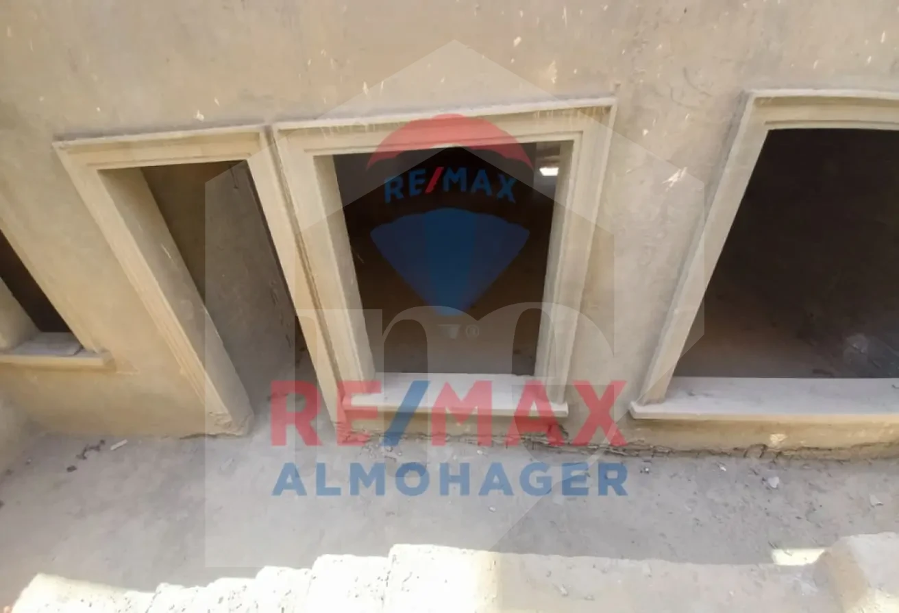 فيلا قائمة بذاتها مع مسبح وحديقة في كمبوند سيتي فيو
