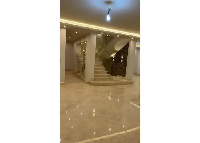 فيلا مستقله للأيجار في التجمع الخامس