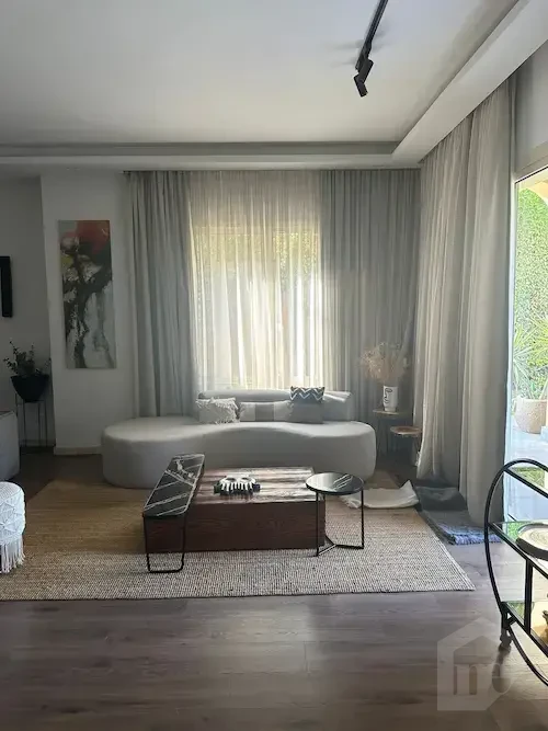 فيلا للبيع في القاهره الجديده في ميفيدا