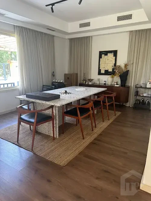 فيلا في ميفيدا للبيع