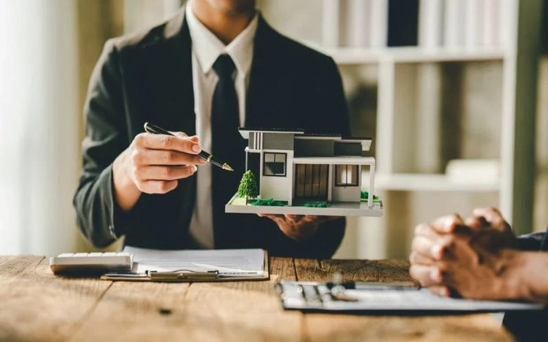 دور الوسيط العقاري